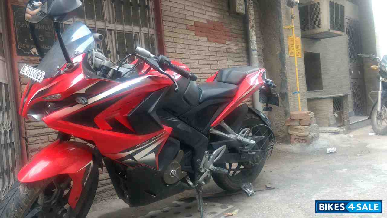Red Bajaj Pulsar RS 200 ABS