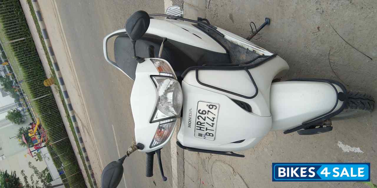 White Honda Activa