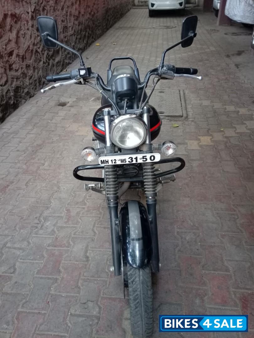 Matte Black Bajaj Avenger Street 220