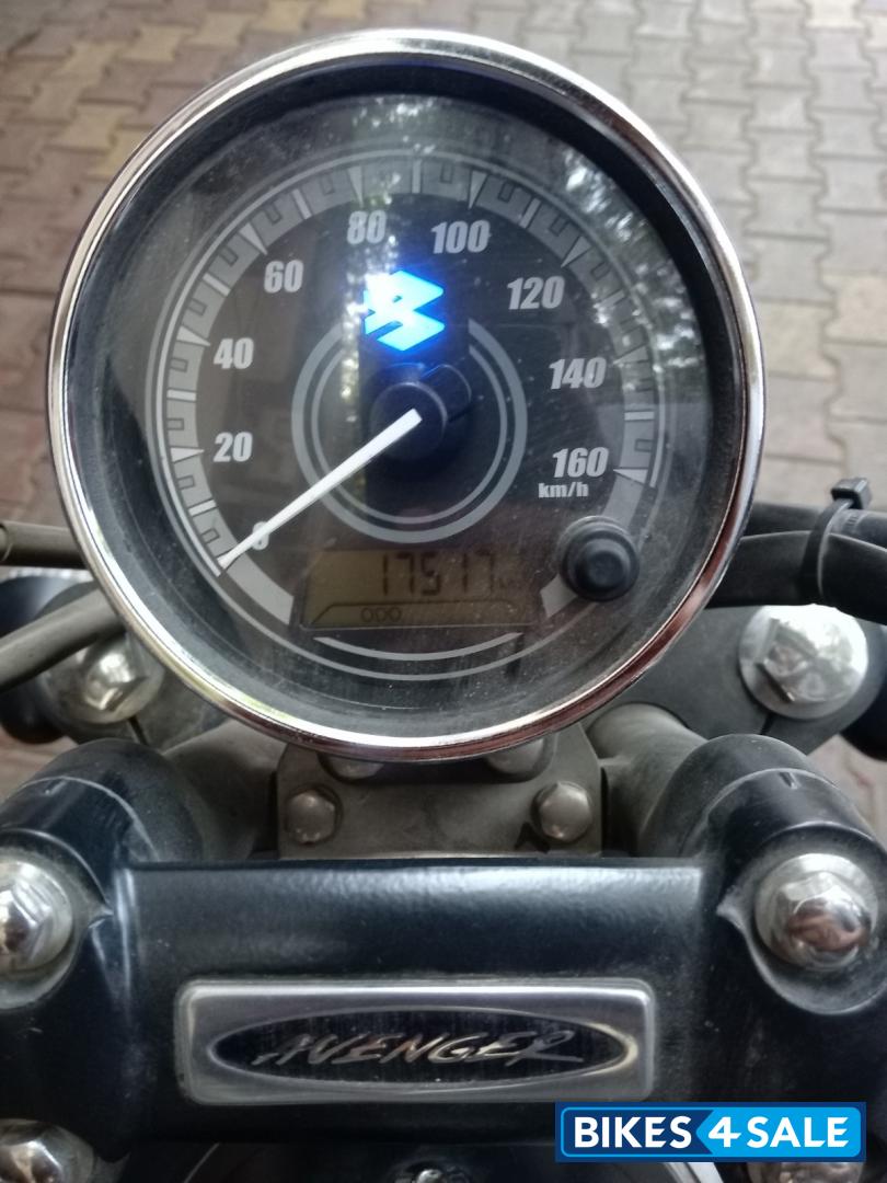 Matte Black Bajaj Avenger Street 220