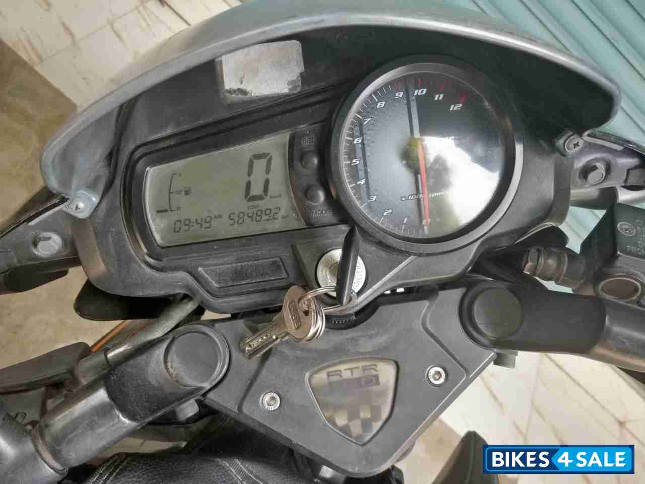 Black TVS Apache RTR 160