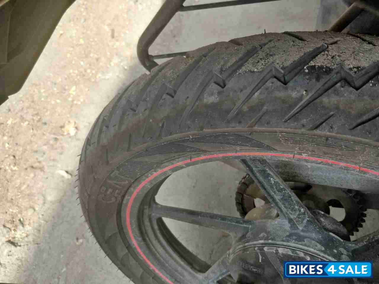 Black TVS Apache RTR 160