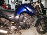 Blue Yamaha FZ16