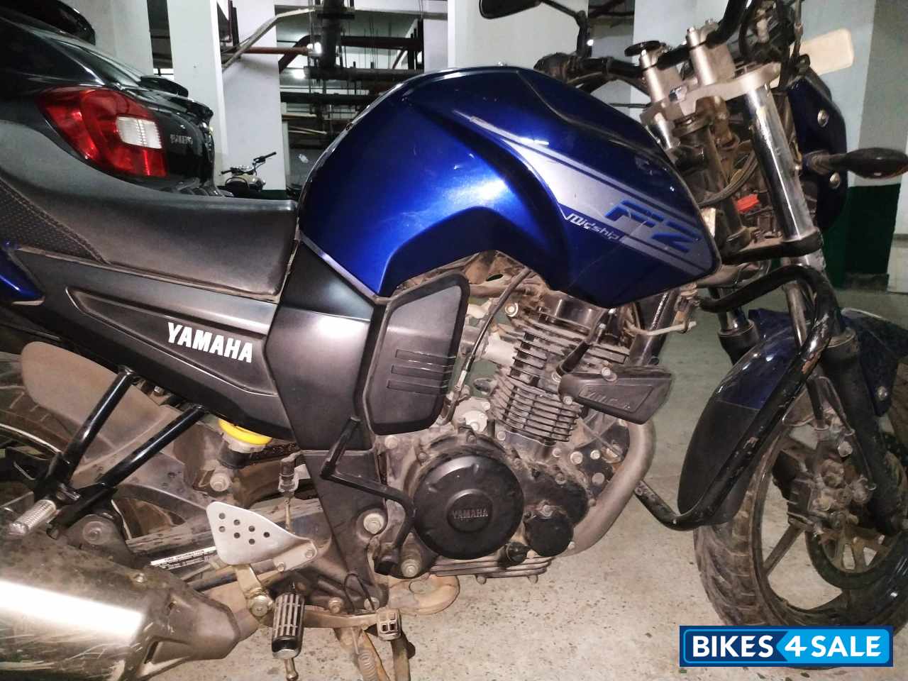 Blue Yamaha FZ16