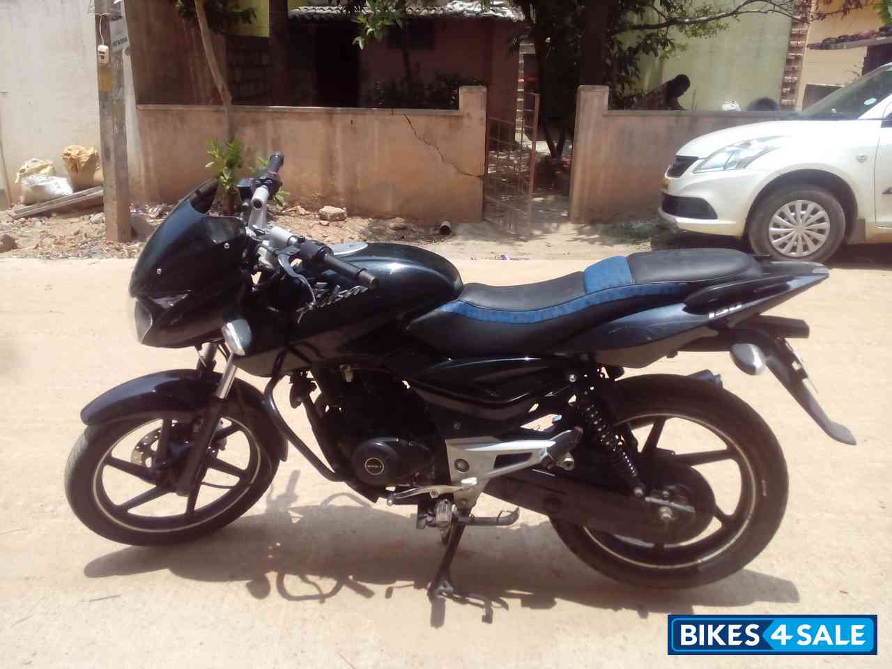 Black Bajaj Pulsar 150 DTSi