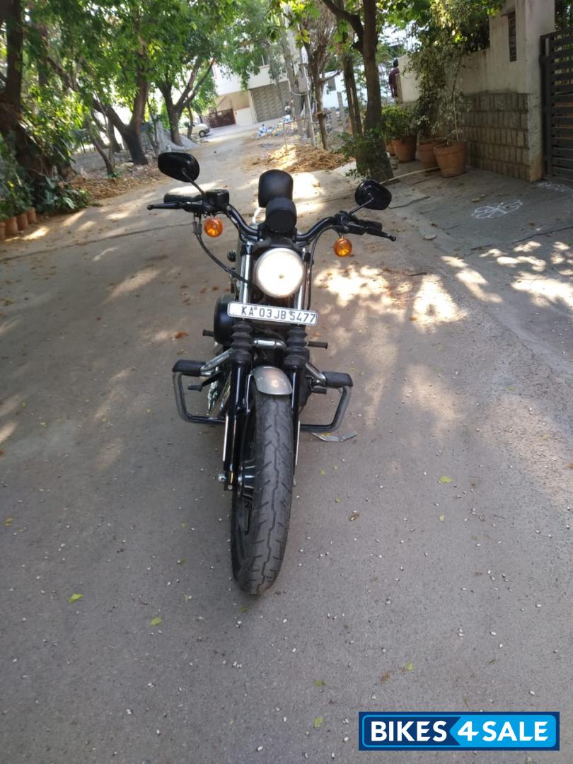 Silver Harley Davidson Iron 883