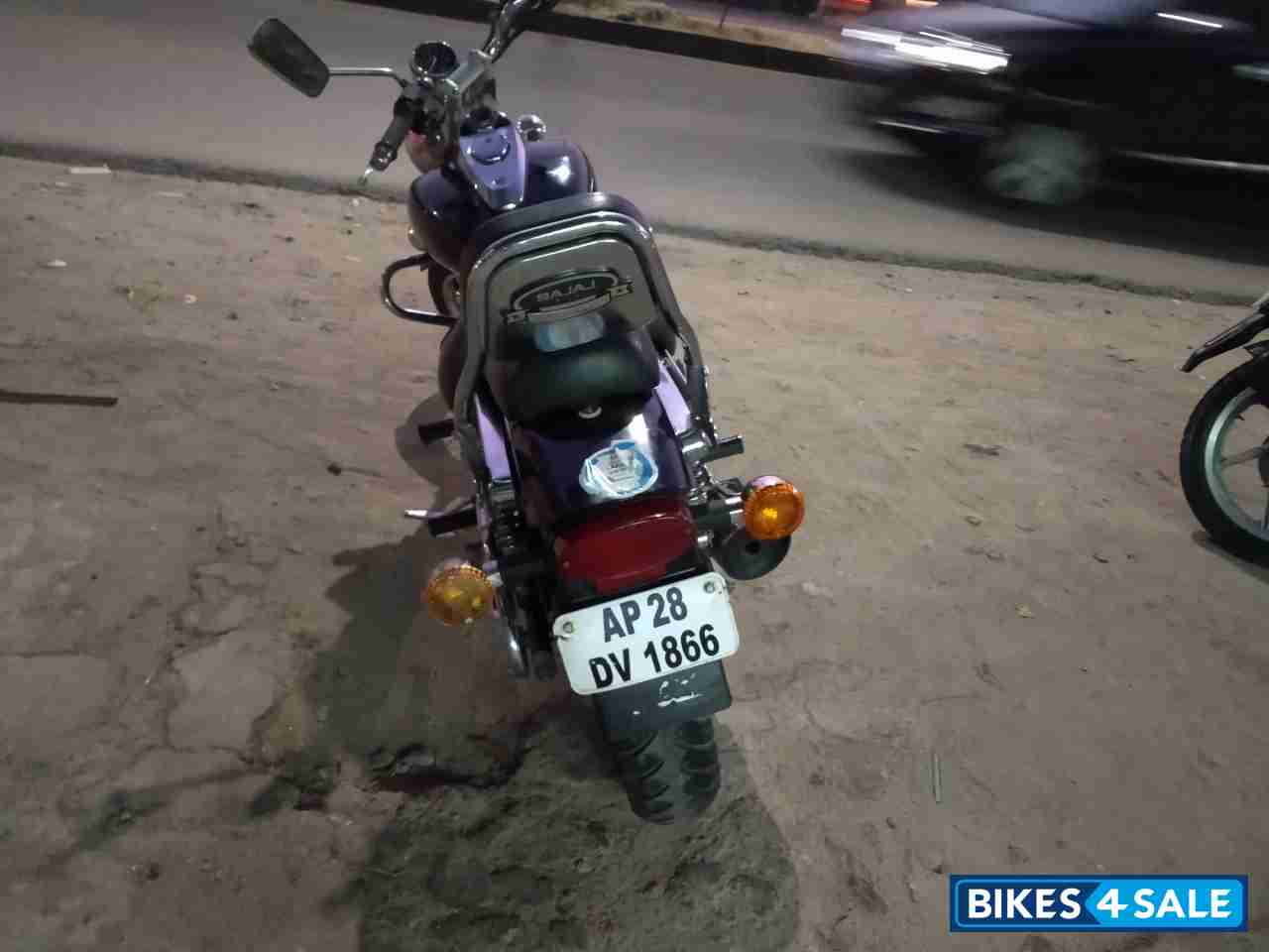 Bajaj Avenger 220 DTS-i