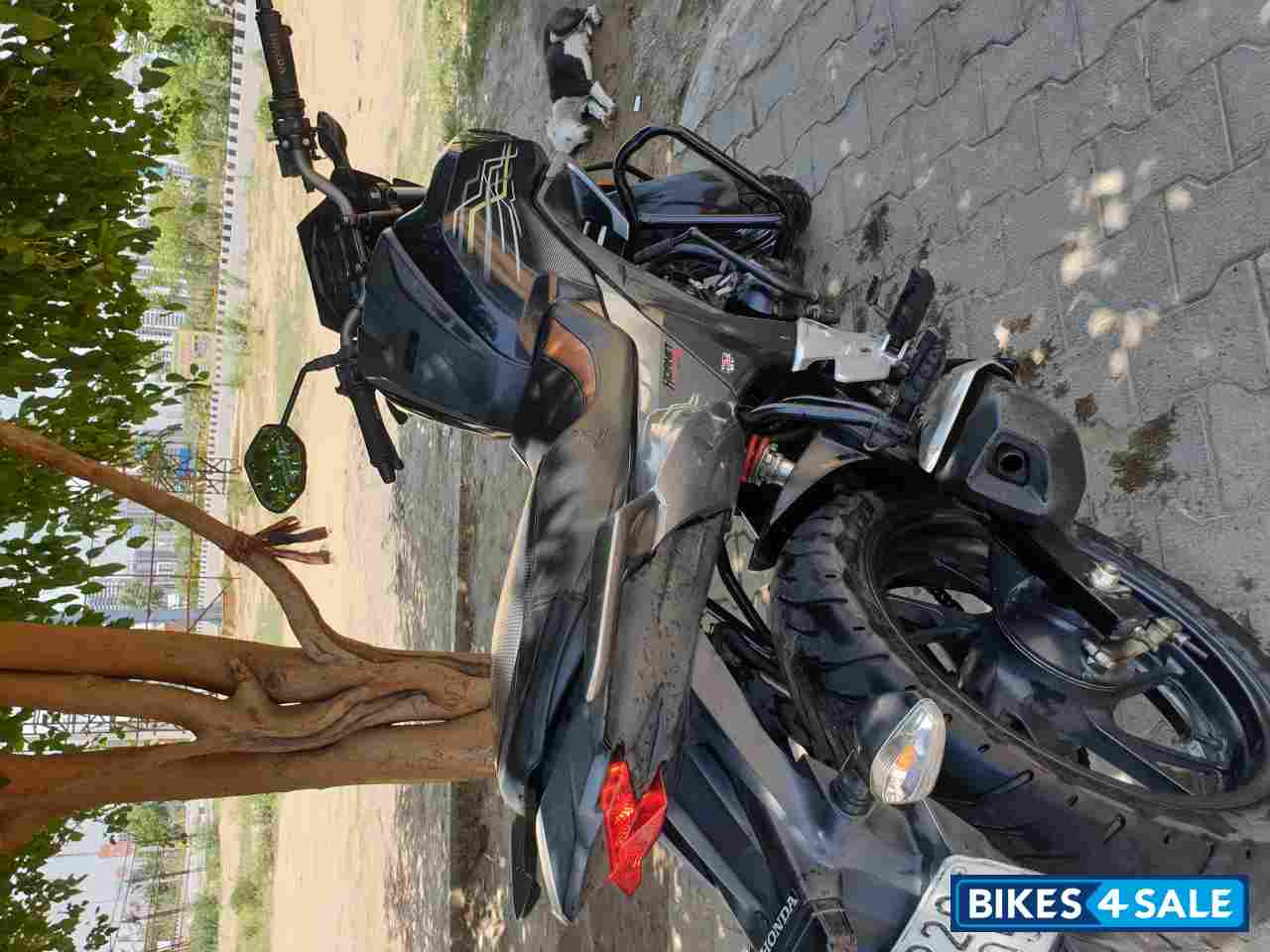 Dark Blue Honda CB Hornet 160R Dark Blue Honda CB Hornet 160R