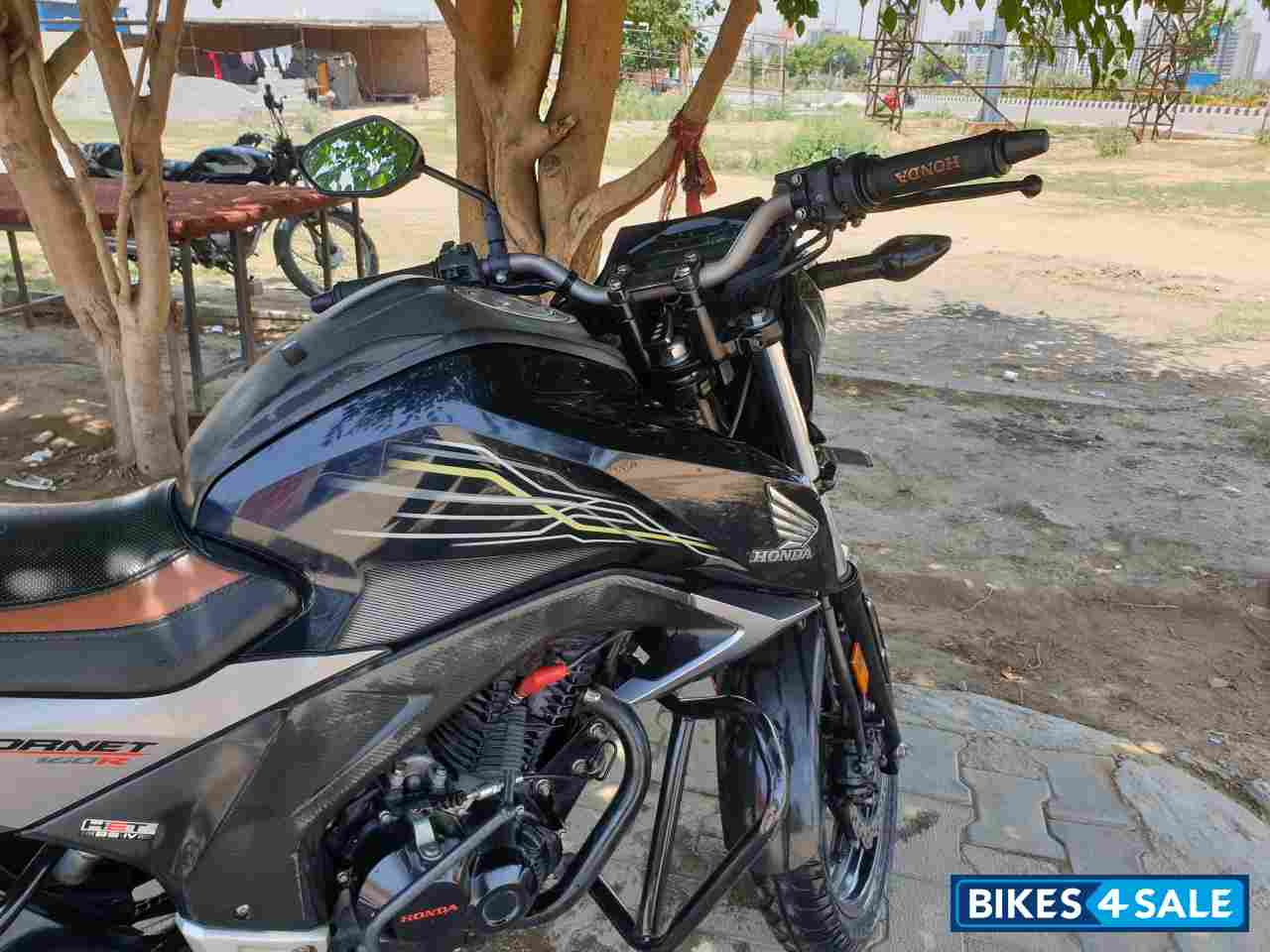 Dark Blue Honda CB Hornet 160R Dark Blue Honda CB Hornet 160R