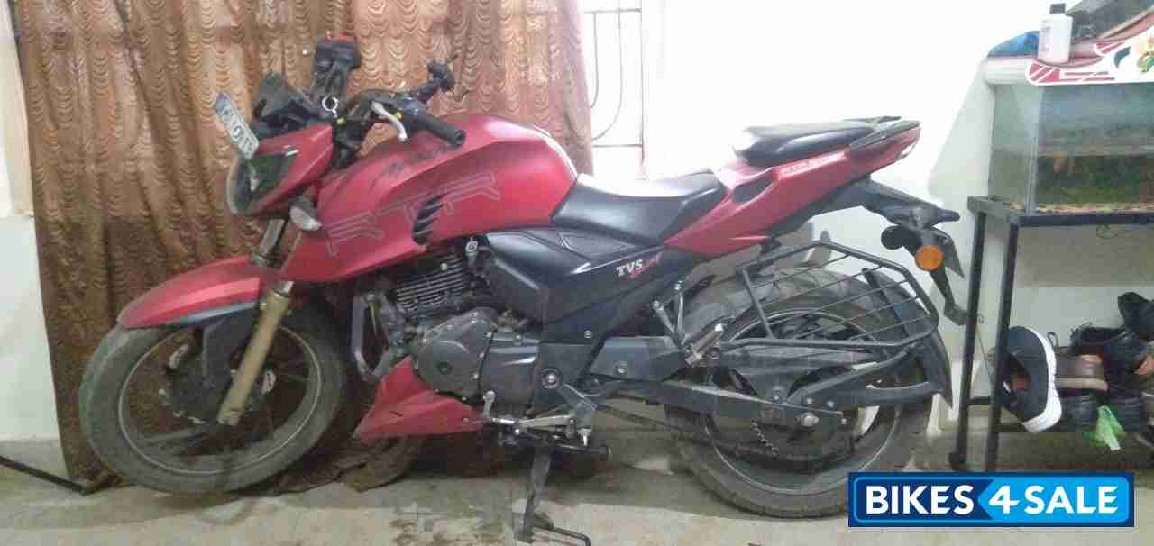 Red TVS Apache RTR 200 4V