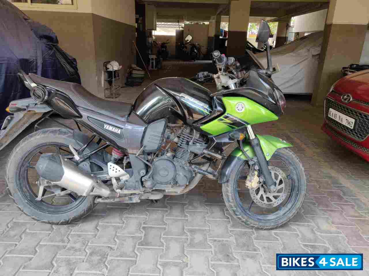 Green Yamaha Fazer