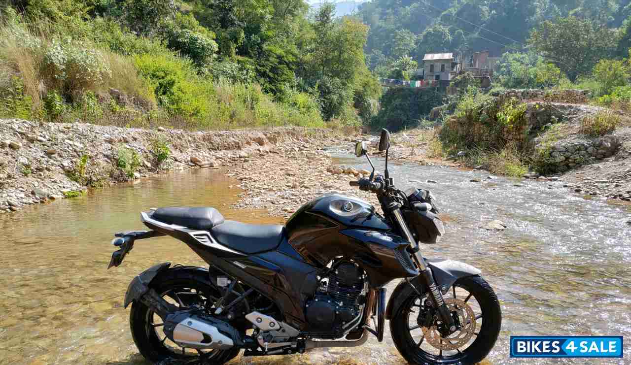 Yamaha FZ25