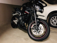 Black Triumph Street Triple RS