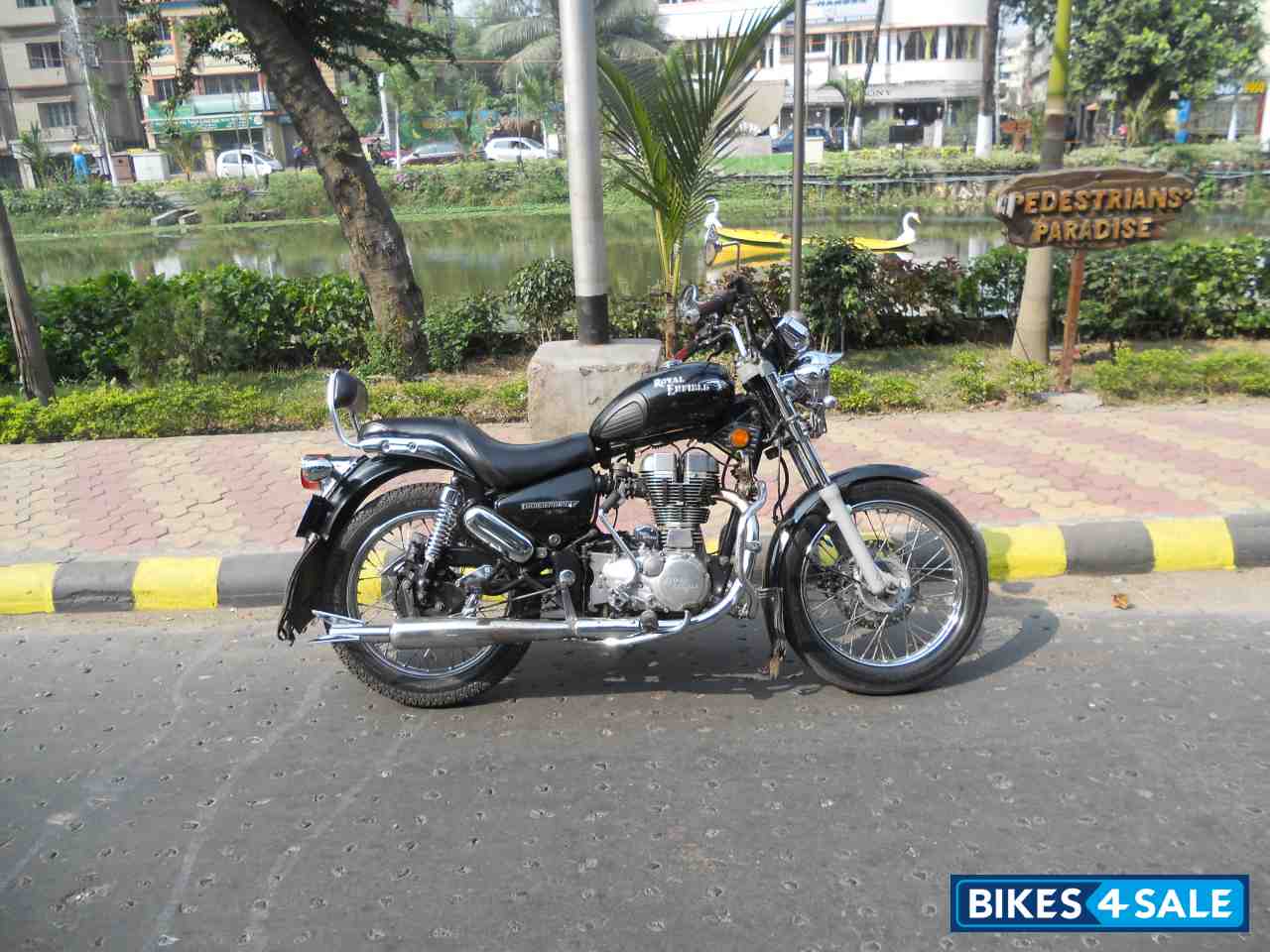 Magic Black Royal Enfield Thunderbird TwinSpark 350