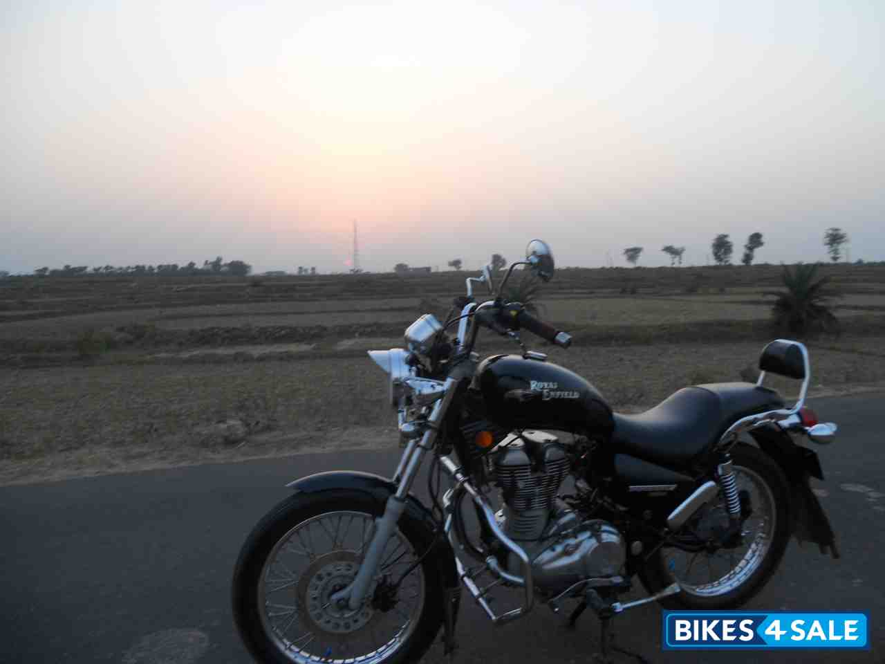 Magic Black Royal Enfield Thunderbird TwinSpark 350