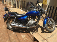 Blue Bajaj Avenger 220 DTS-i