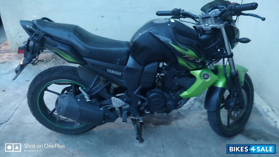 Black Yamaha FZ-S Black Yamaha FZ-S