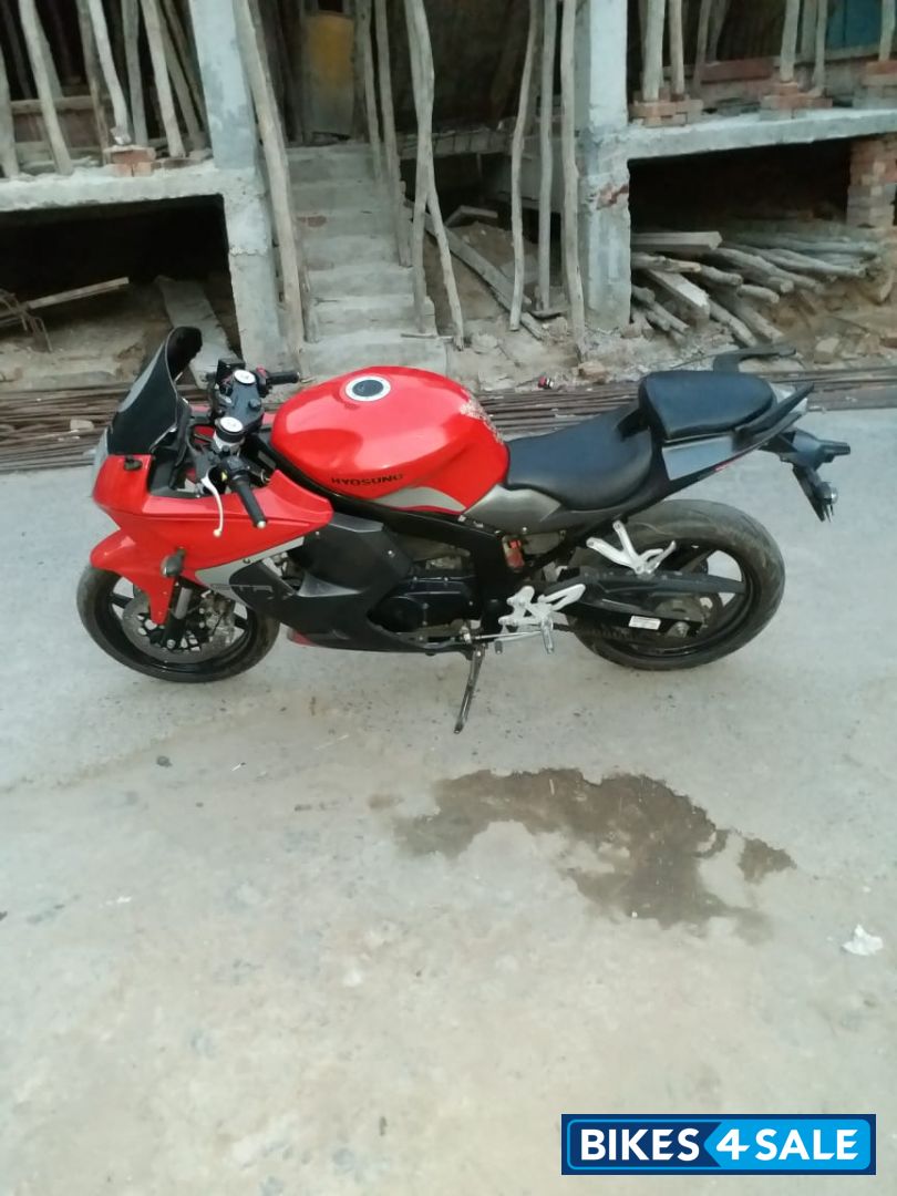 Hyosung GT250R