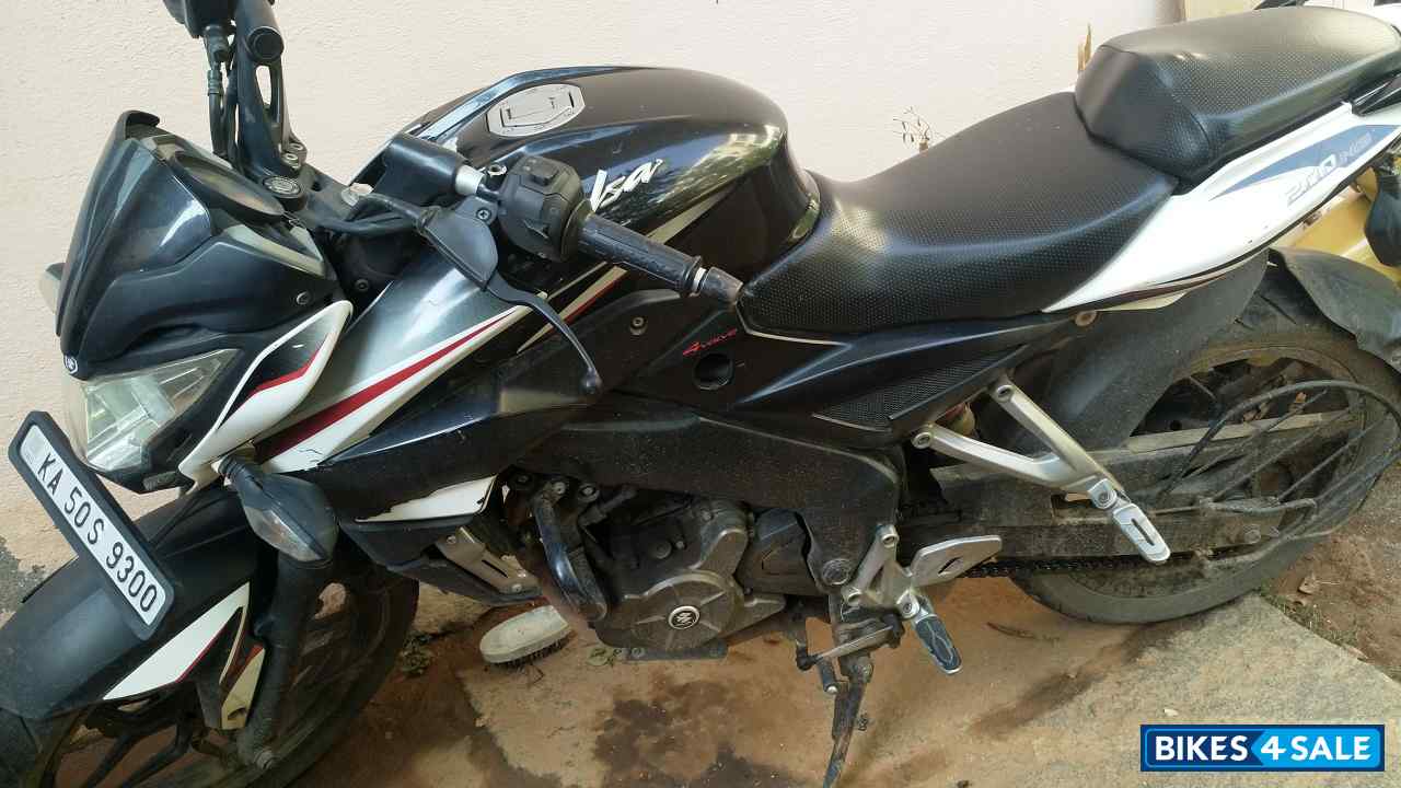 Bajaj Pulsar 200 NS