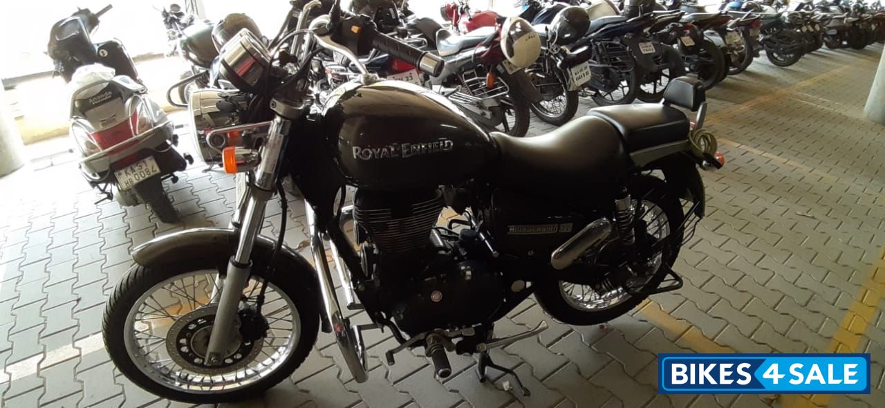 Lightning Green Royal Enfield Thunderbird 350 Lightning Green Royal Enfield Thunderbird 350