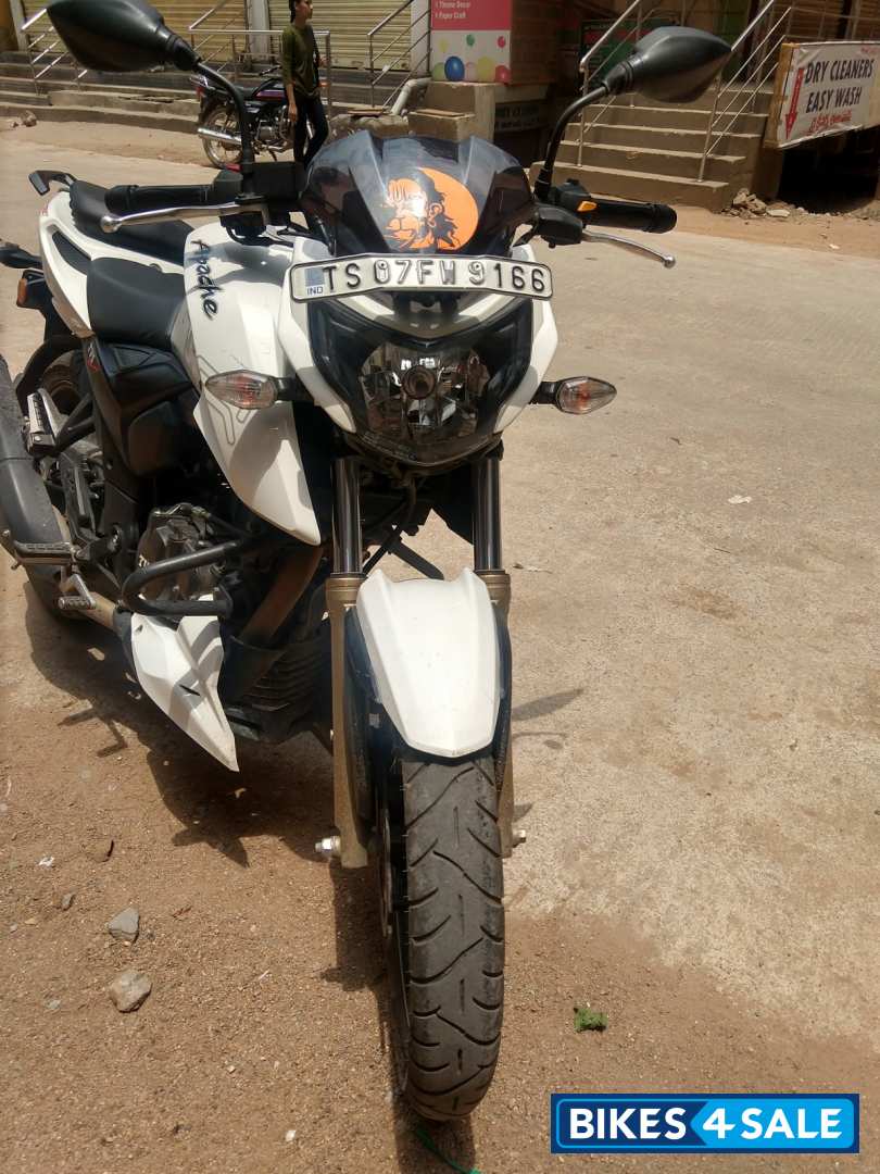 White TVS Apache RTR 200 4V White TVS Apache RTR 200 4V