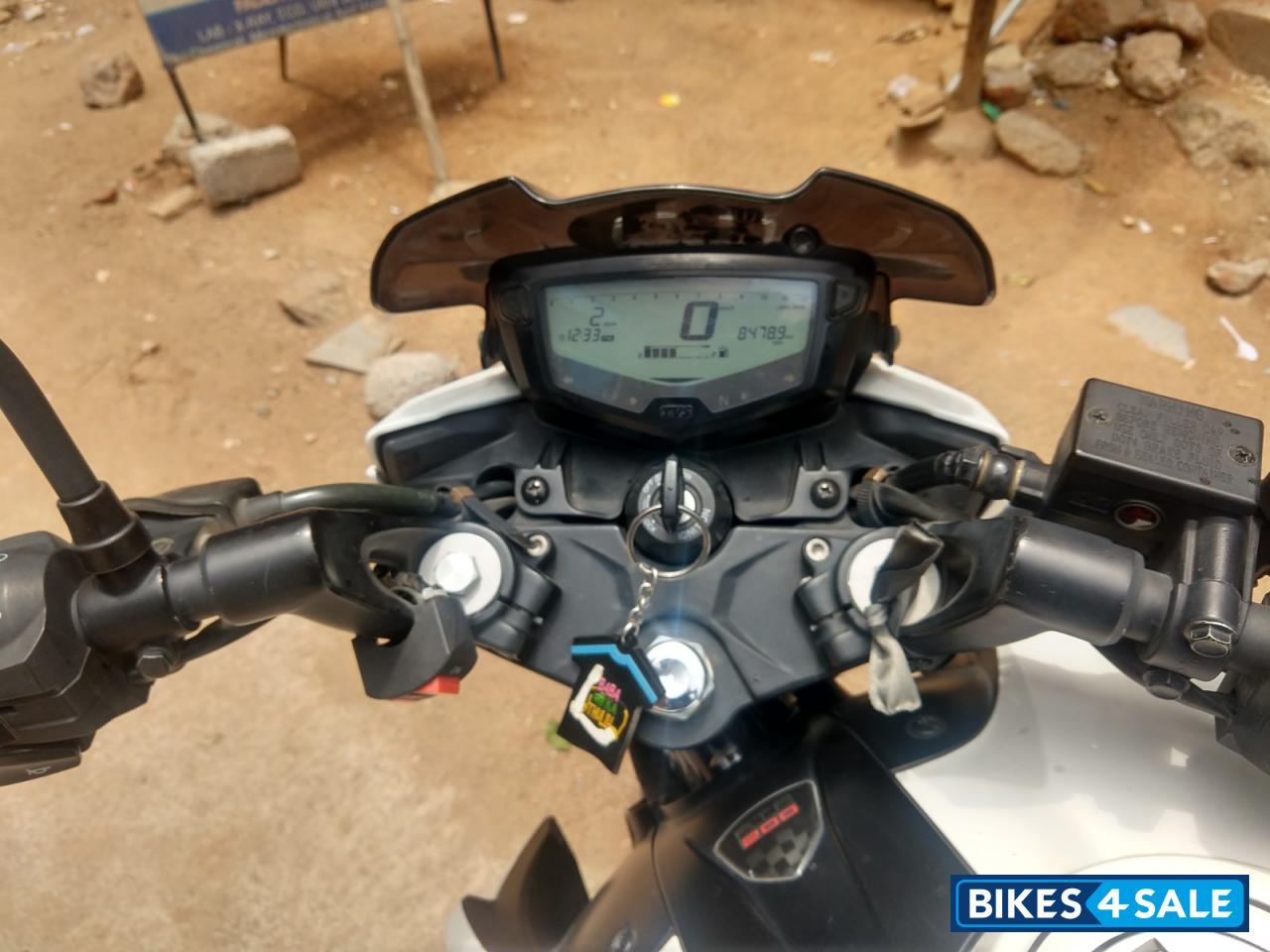 White TVS Apache RTR 200 4V White TVS Apache RTR 200 4V