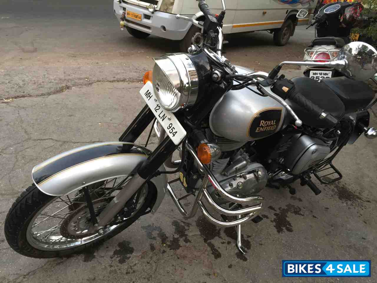 Silver Royal Enfield Classic 500