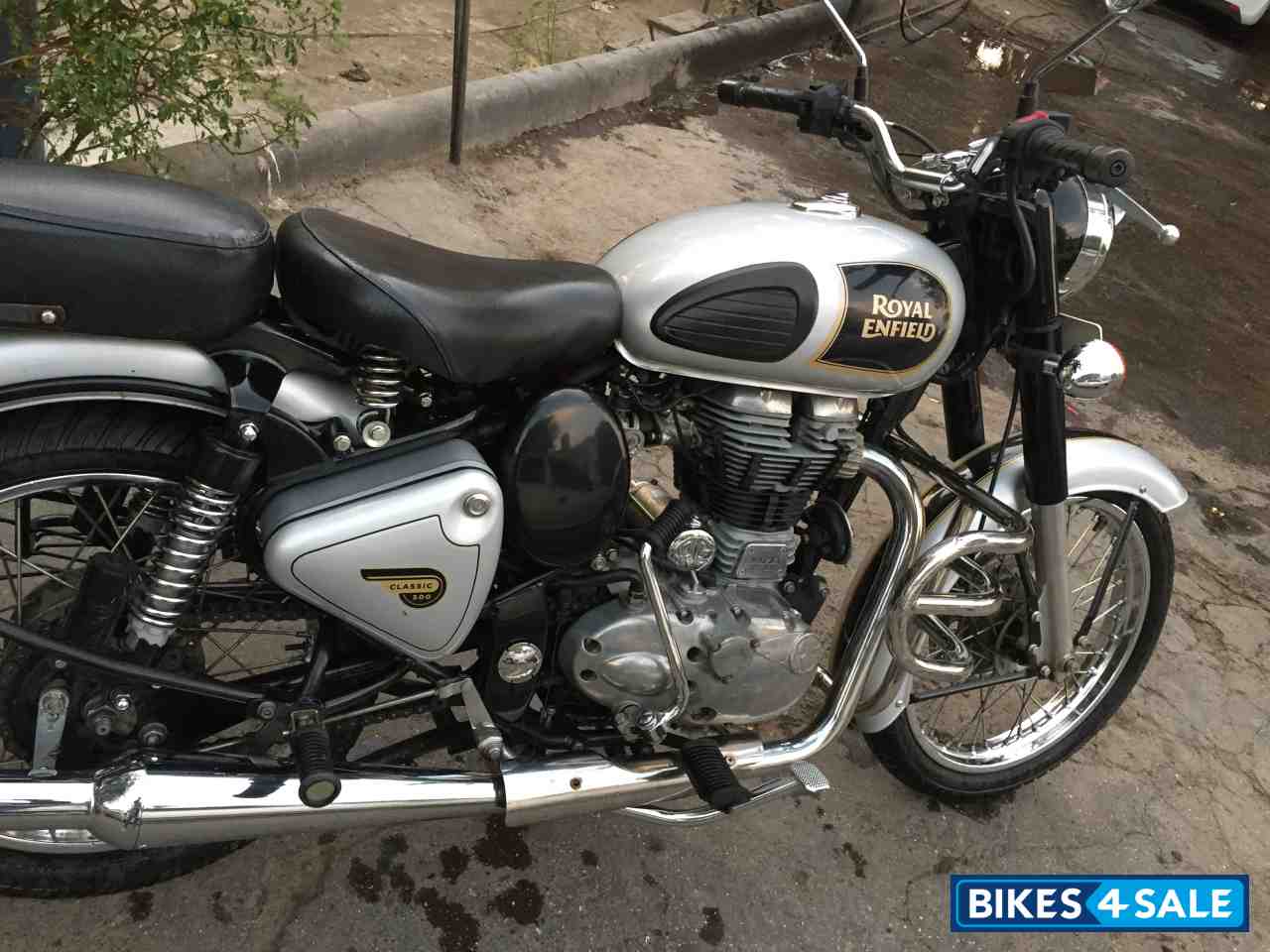 Silver Royal Enfield Classic 500