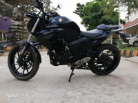 Black Yamaha FZ25