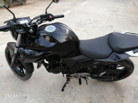 Black Yamaha FZ25