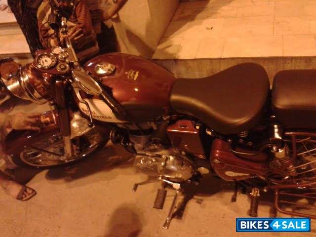 Mehroon Royal Enfield Classic 350 Mehroon Royal Enfield Classic 350