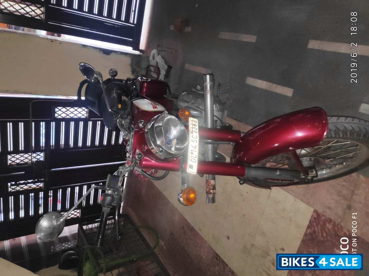 Mehroon Royal Enfield Classic 350 Mehroon Royal Enfield Classic 350