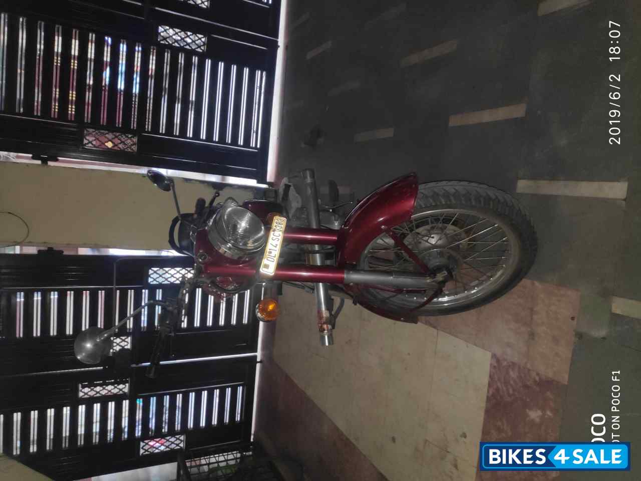 Mehroon Royal Enfield Classic 350 Mehroon Royal Enfield Classic 350