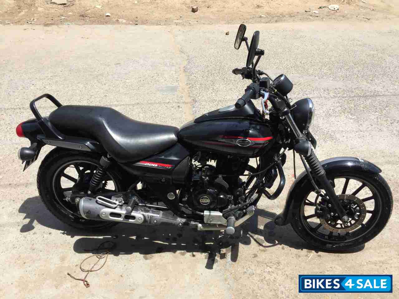 Black Bajaj Avenger Street 220