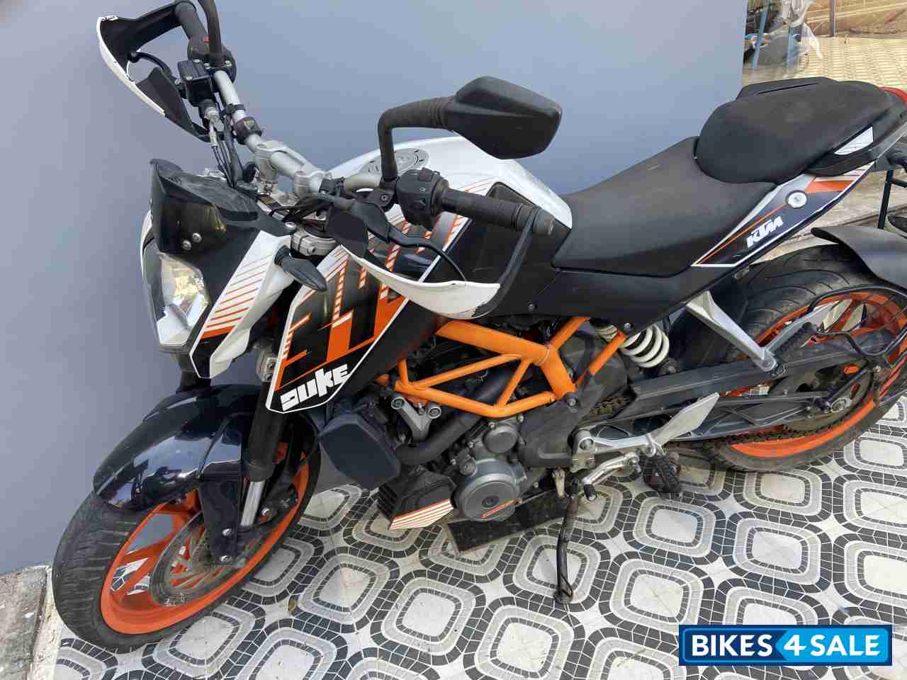 White Orange KTM Duke 390
