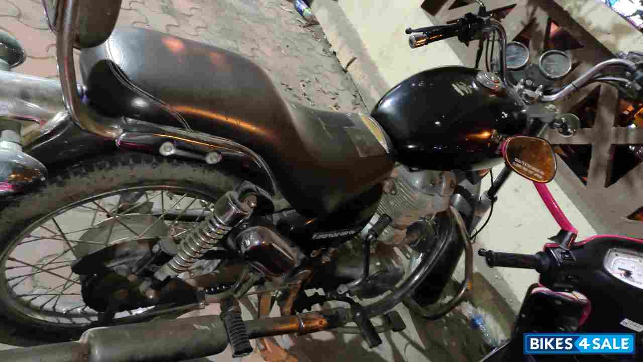 Black Royal Enfield Thunderbird TwinSpark 350