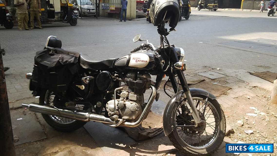 Black Royal Enfield Classic 500