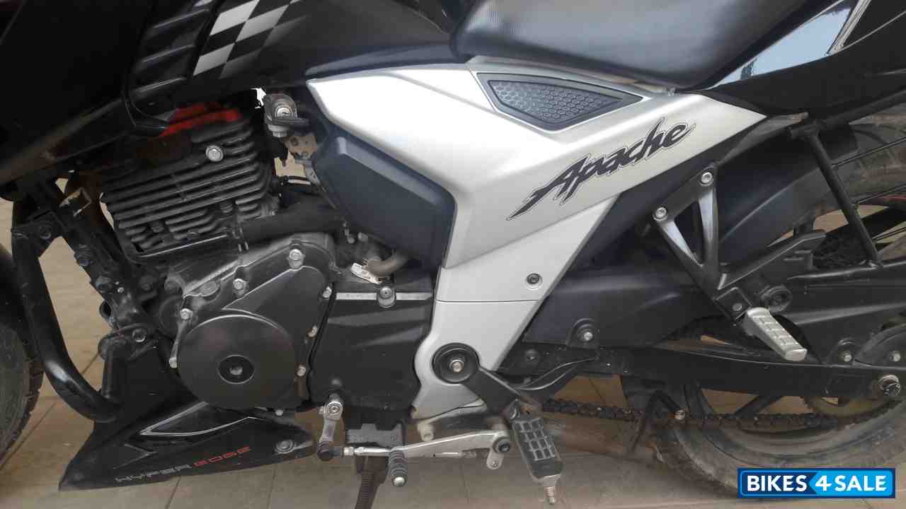 Used 18 Model Tvs Apache Rtr 160 4v For Sale In Navi Mumbai Id 2635 Black And White Colour Bikes4sale