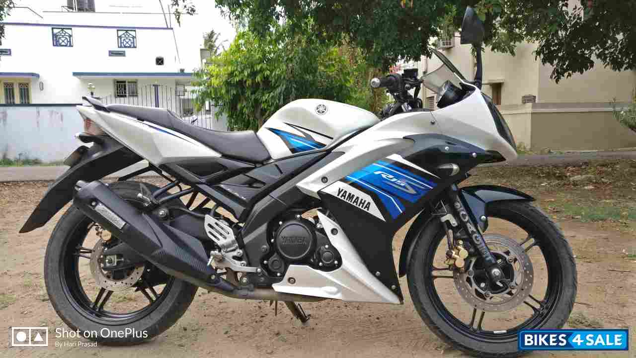 White Yamaha YZF R15 S