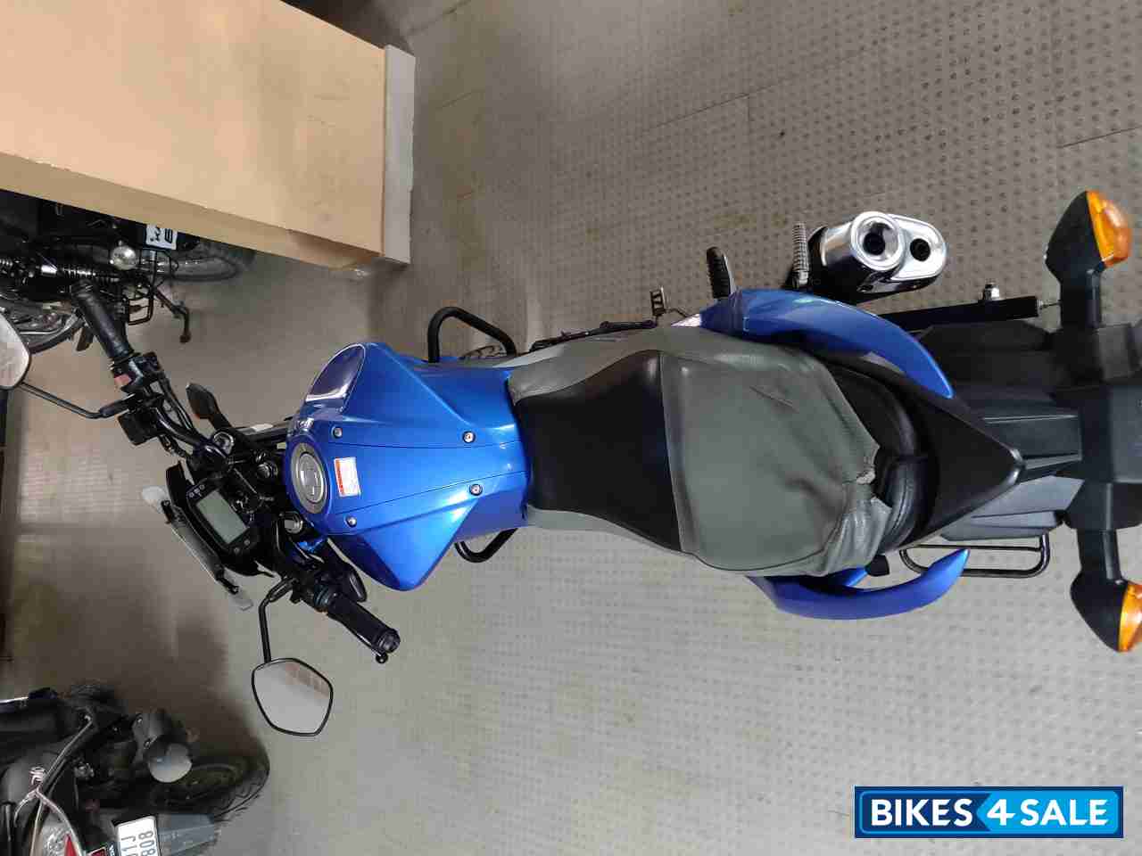 Blue Suzuki Gixxer 150