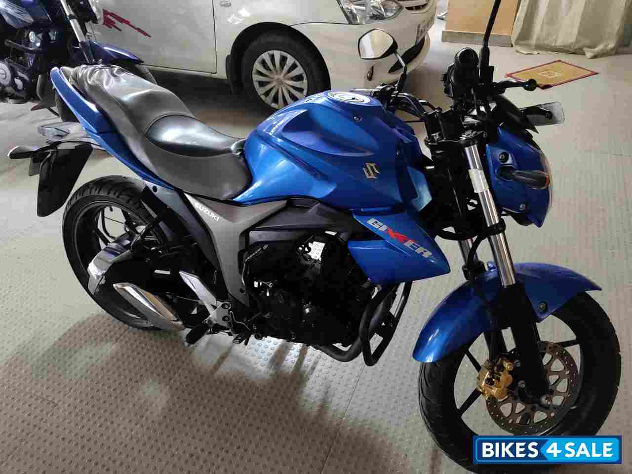 Blue Suzuki Gixxer 150