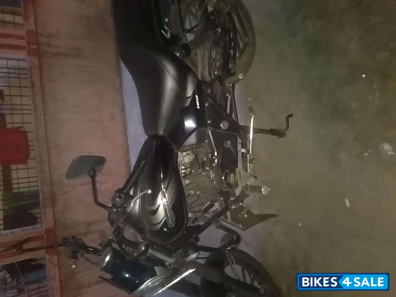 Black Bajaj Avenger Street 180