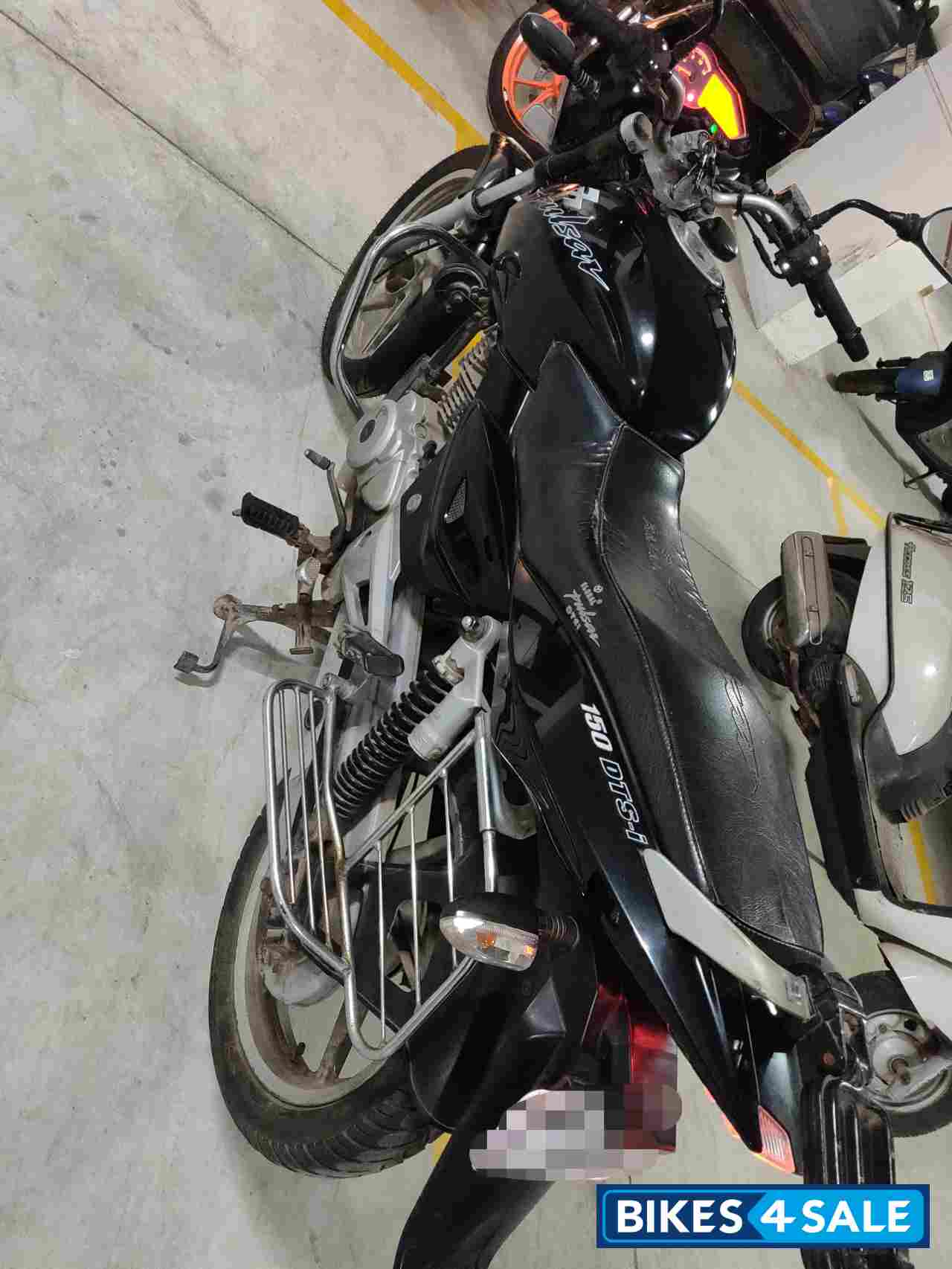 Black Bajaj Pulsar 150 DTSi