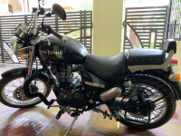 Black Royal Enfield Thunderbird 350