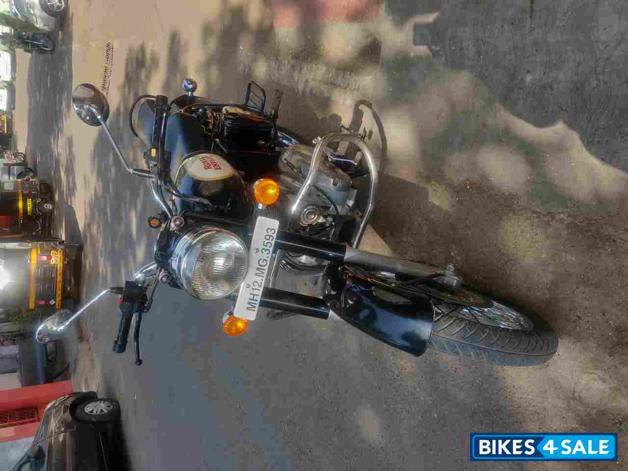 Black Royal Enfield Bullet 350 ES