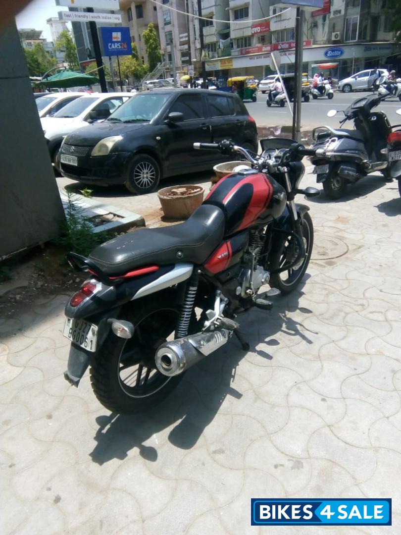 Bajaj V15