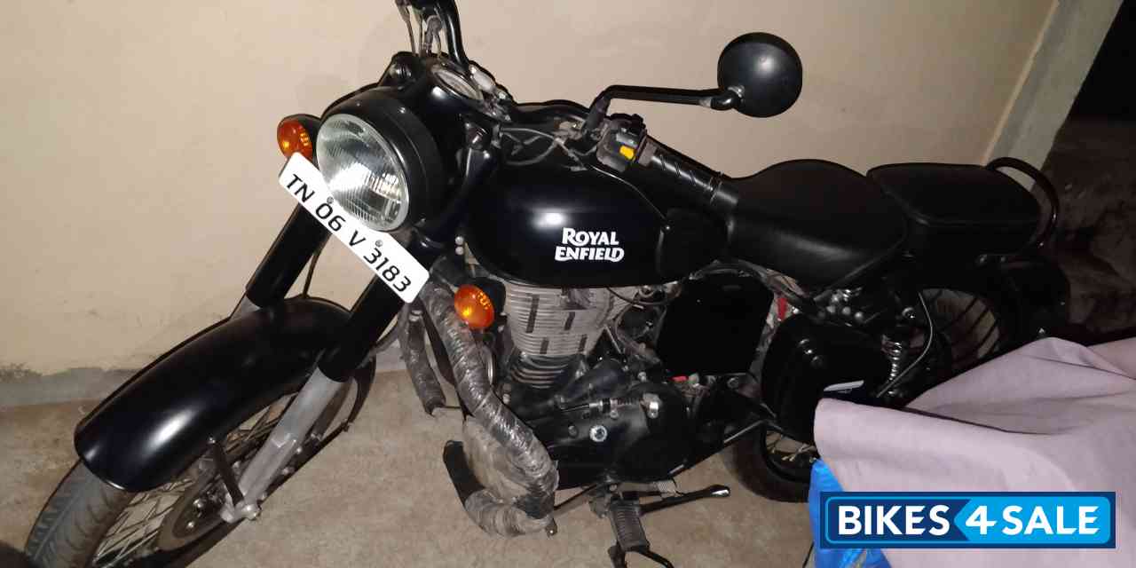 Royal Enfield Classic Stealth Black