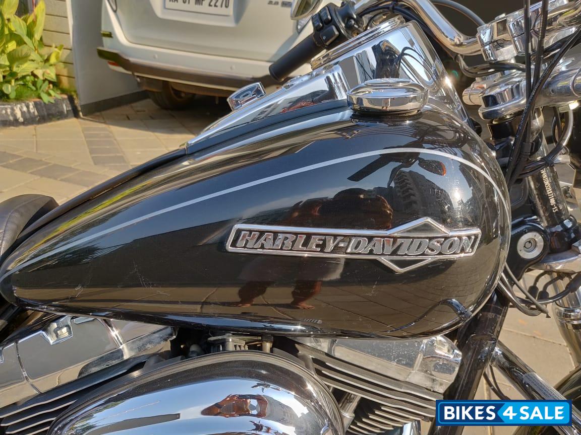 Black Harley Davidson Dyna FXDC Super Glide Custom