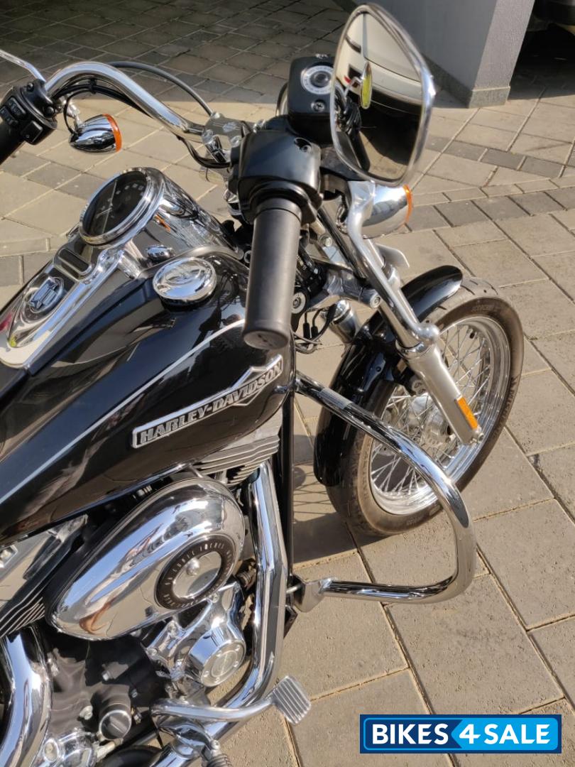 Black Harley Davidson Dyna FXDC Super Glide Custom