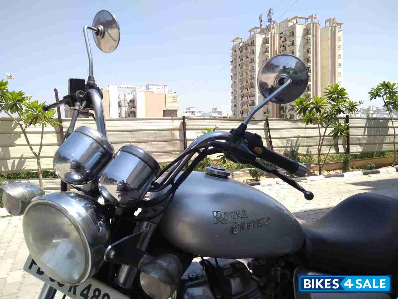 Silver Royal Enfield Thunderbird TwinSpark 350